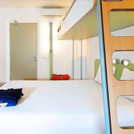 Ibis Budget Orgeval Bagian luar foto