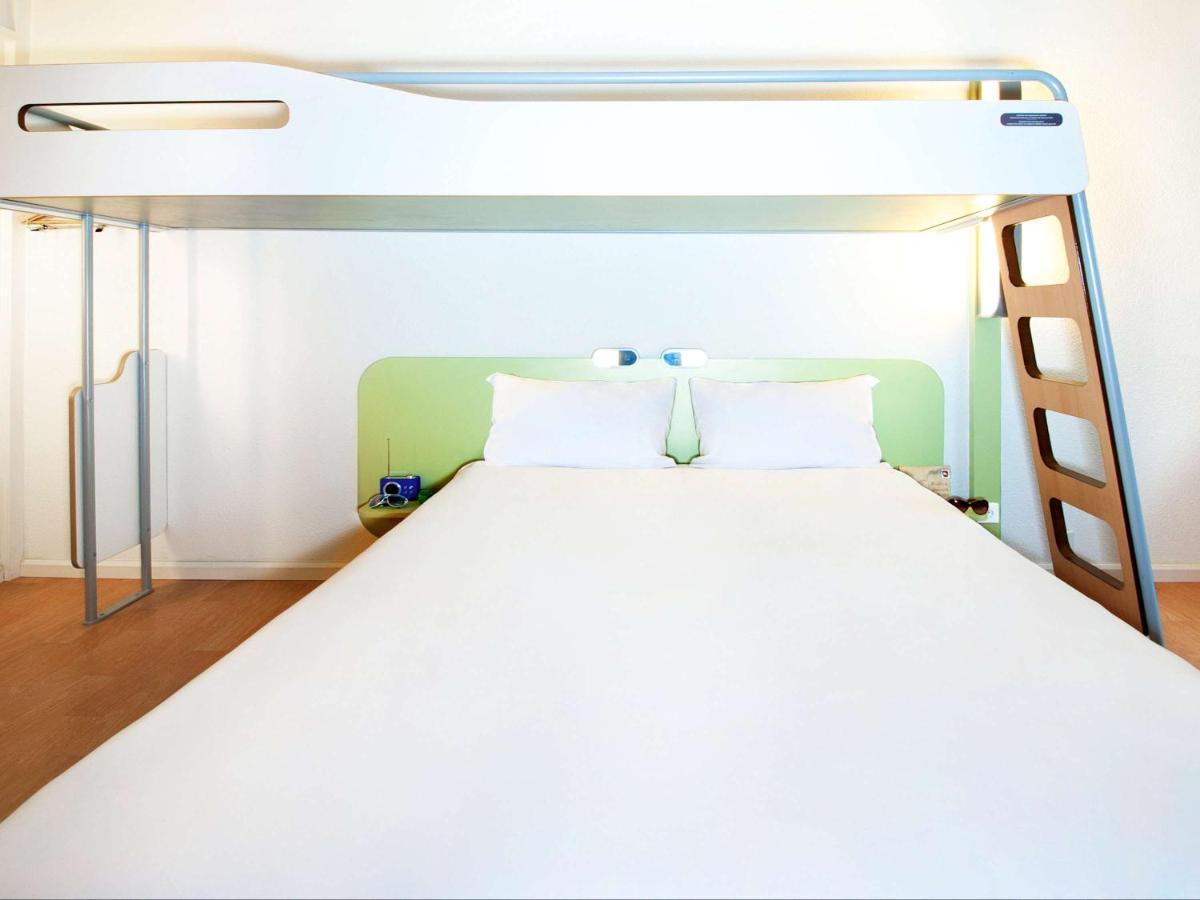 Ibis Budget Orgeval Bagian luar foto